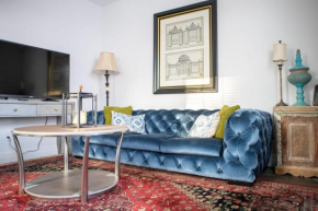 The Coach House - New Charming Victorian Style 2BD in Burlington Core